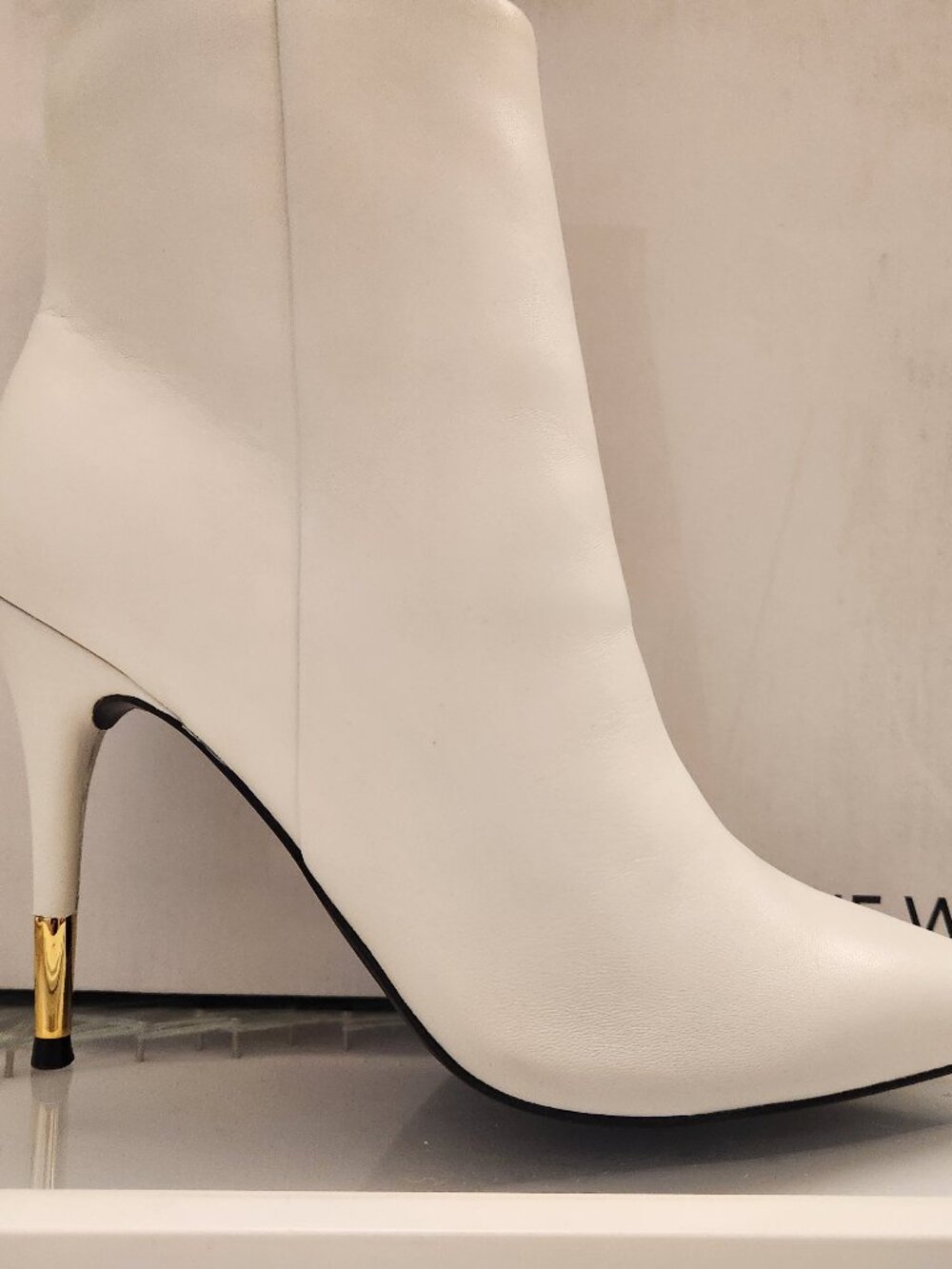 Nine West White Leather "Bolana" Heeled Boots. NIB. Size 7.5